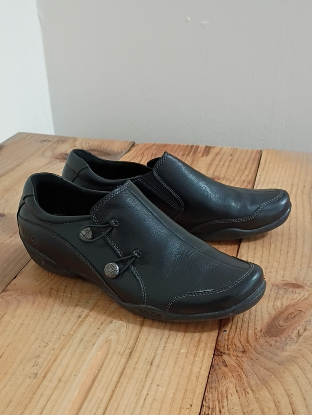 Taos Black Encore Leather Shoes Size 9.5